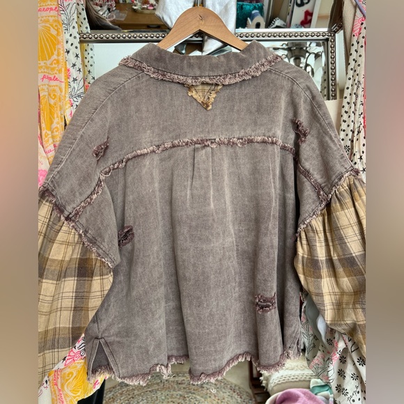 POL Distressed Shacket - Picture 4 of 5